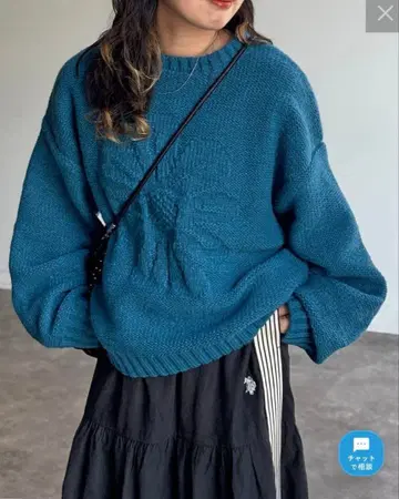 동일 컬러 꽃 자카드 패턴 니트 (파랑)