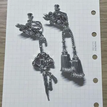 엘레강트 실버 태슬 귀찌