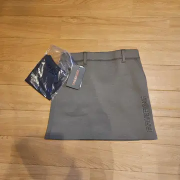 새상품 BRIEFING 3D 로고 스커트 XS