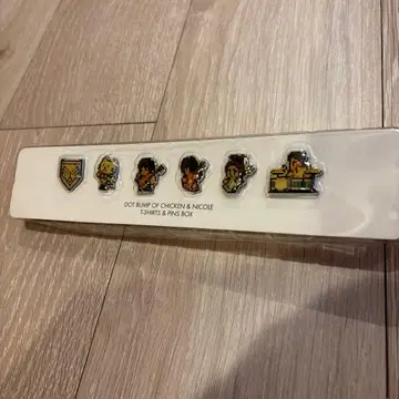 BUMP OF CHICKEN 배지 세트