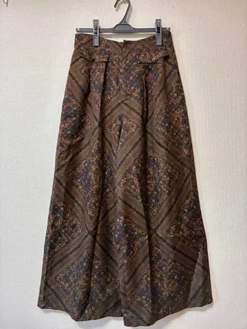 로이스크레용 손수건 모티브 와이드 팬츠