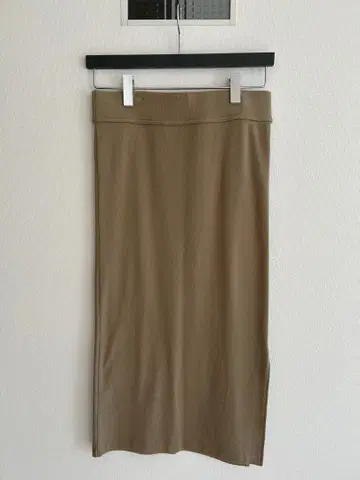 **두지엠 클라세 / 타이트 스커트**