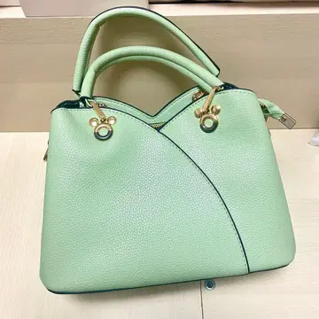 민트 그린 숄더백