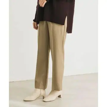 어반 리서치 도어 드로스트 세미 플레어 팬츠