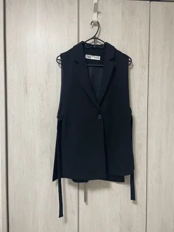 ZARA 블랙 슬리브리스 자켓 XS