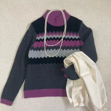 새상품급 Leilian 레리안 울 100% 하이넥 니트 스웨터