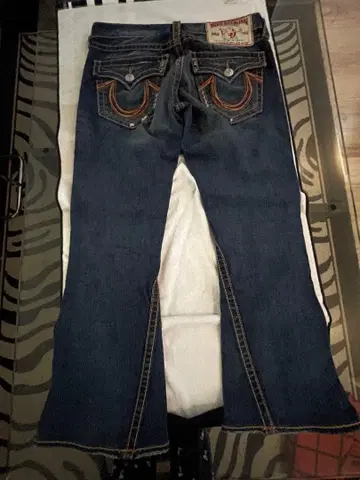 트루 릴리전 포켓에 디자인 플레어