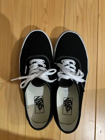 Vans 오센틱 블랙 캔버스 스니커즈