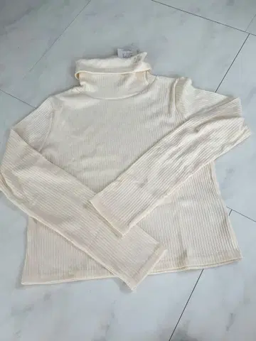 리브 편직 터틀넥 긴팔 상의 아이보리