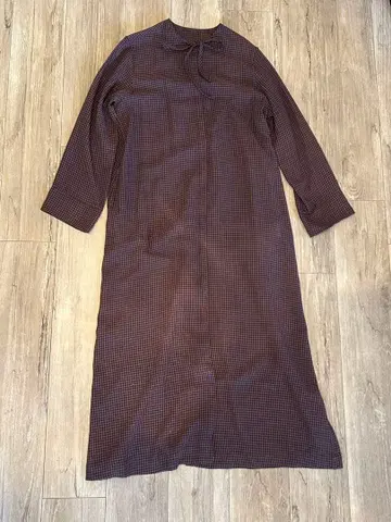 브라운 체크 무늬 긴팔 셔츠 원피스