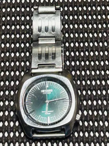 CITIZEN INTEGRA 그린 다이얼 시계