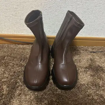 (이번 시즌 아이템, 미사용에 가까움) 스트레치 스니커즈 부츠 M 브라운