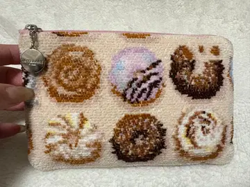 LOVEARY 도넛 패턴 파우치/페이러