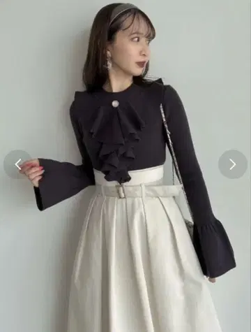 미사용 dazzlin 샤보 플레어 슬리브 니트 클래식