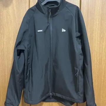 NEW ERA 블랙 자켓