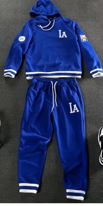 LA 맨투맨 셋업 XL 사이즈