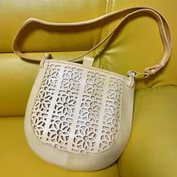 genten 컷워크 숄더백