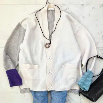 새상품급 맥피 패치워크 울 V넥 가디건 베이지 계열