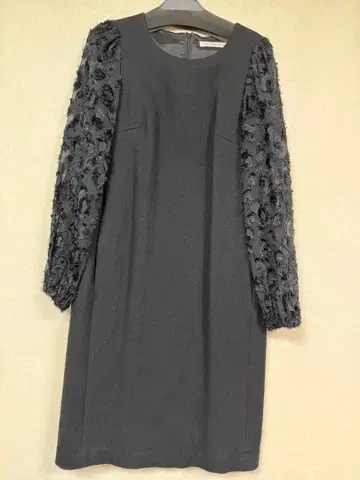 M-PLEMIER Black 무릎 기장 원피스