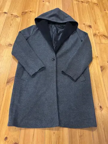 후드 부착 그레이 코트