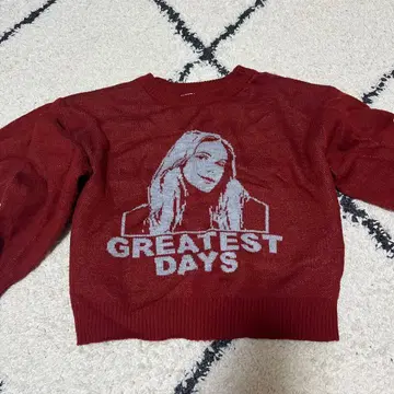 그래픽 니트 스웨터 GREATEST DAYS 버건디 (기간 한정)