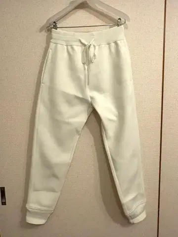 에스트네이션 화이트 조거 팬츠