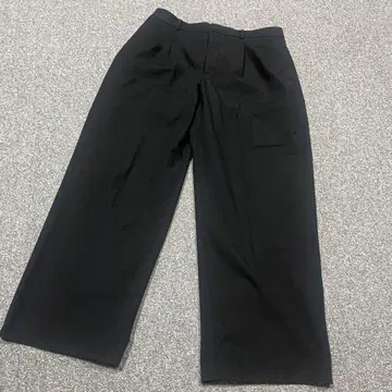 [ 새상품급 ] UNIQLO 턱 와이드 팬츠