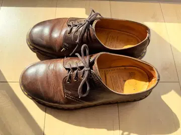 닥터마틴 3홀 브라운