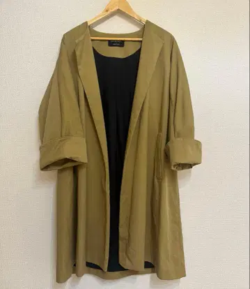 UNITED TOKYO 카키 코트