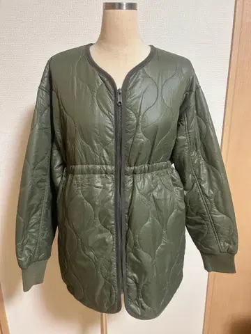 AUG 올리브 그린 퀼팅 자켓