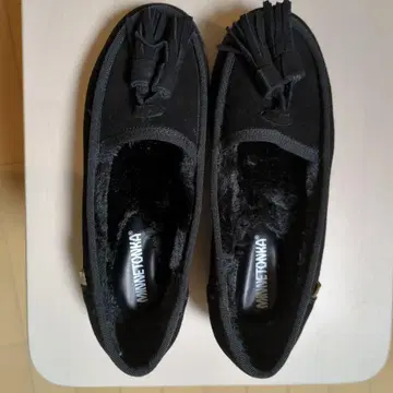 미네통카 통굽 로퍼 블랙 한 번만 시착 23~23.5