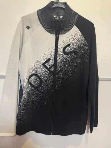 데상트 골프 폴라테크 알파 라이징 디자인 니트 자켓