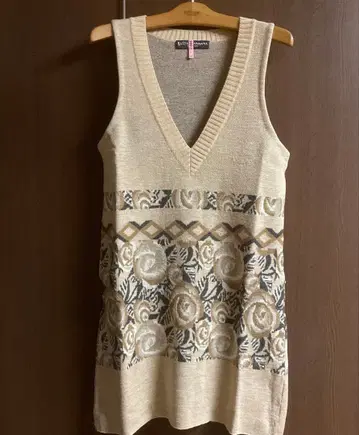 케이타 마루야마 꽃무늬 인터샤 직조 V넥 니트 원피스