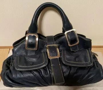 콜한 네이비 가죽 핸드백 프론트 포켓 부착