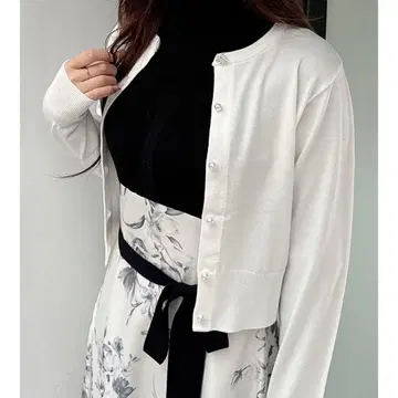 화이트 니트 가디건