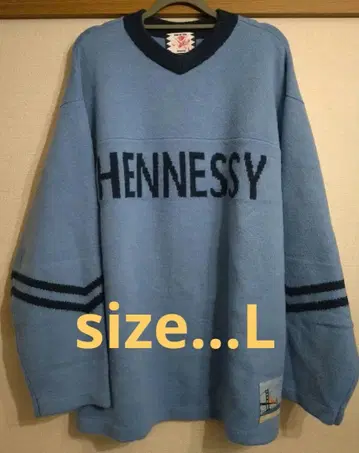 사노바치즈 헤네시 풋볼 니트 블루