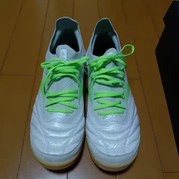 모렐리아 네오 사라 베타 재팬 인 풋살화