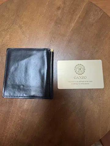 GANZO 블랙 가죽 머니클립(쉘 코도반)