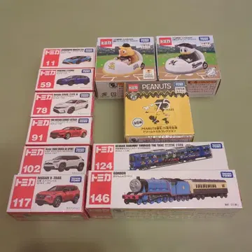 다양한 종류의 토미카 11개 세트