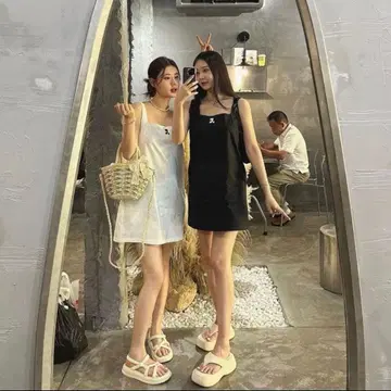 Rest&recreation 화이트 슬리브리스 원피스