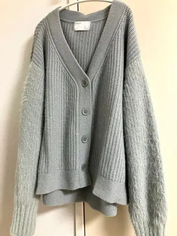 Noble 퍼 슬리브 니트 가디건 그린