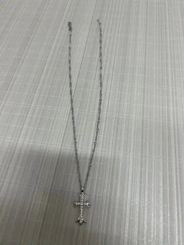 실버 크로스 목걸이 스톤 포함