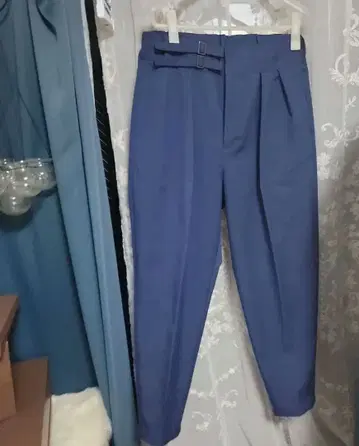 파랑 플리츠 테이퍼드 슬랙스 TOMORROWLAND