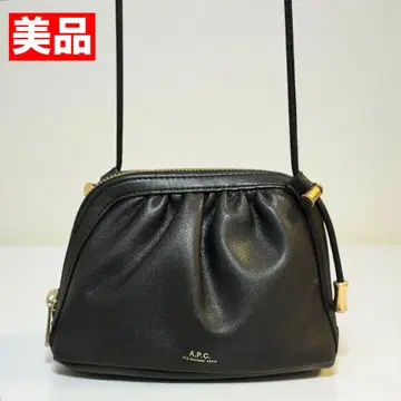 새상품급 A.P.C. 블랙 숄더백 개더