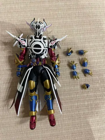 S.H. 피규어아츠 가면라이더 빌드 에볼트 페이즈 4