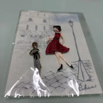 라캄 입체 자수 브로치 여성과 우산