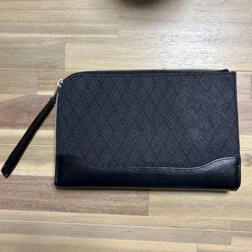 다케오 키쿠치 클러치백