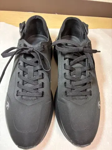 25cm DESCENTE 스니커즈