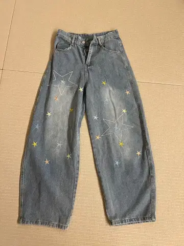 별 자수 라이트 블루 데님 팬츠