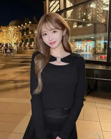 새상품급 Rady 하트 버클 니트탑